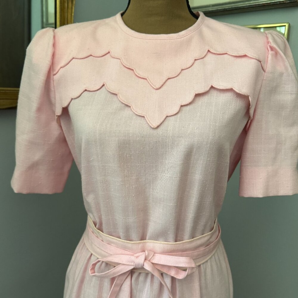 Rare Vintage Pink Leslie Fay Midi Dress with Bold Scalloped Collar